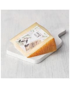 Hacienda Zorita Cured Sheep cheese wedge of 200 g