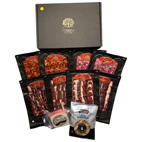 Sensaciones Gourmet Gold Box: 4 packets of acorn-fed ham (100 g) + 2 packets of acorn-fed chorizo (100 g) + 2 packets of acorn-fed salchichón (100 g) + wedge of cheese + 1 bag of gourmet breadsticks