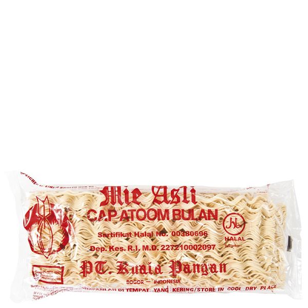 Indonesian noodles Cap Atoom Bulan Mie Asil 200 g packet