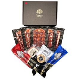 Sensaciones Gourmet Red Box: 5 packets of acorn-fed ham (100 g) + 1/2 acorn-fed chorizo (approx. 650 g) + 1/2 acorn-fed salchichón (approx. 650 g) + 1 bag of gourmet breadsticks